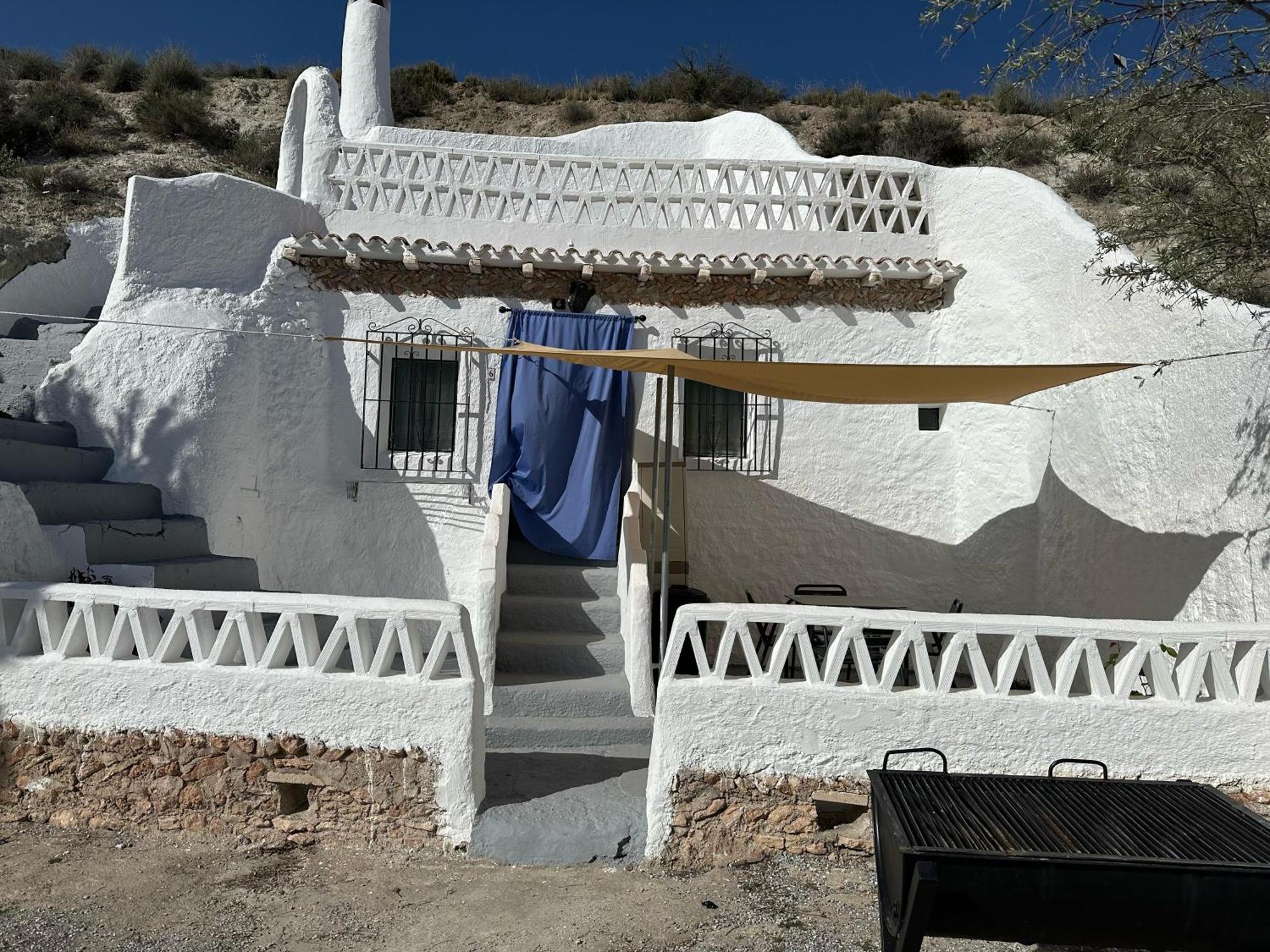 El Aljibete Alojamientos Cuevas Tiana מראה חיצוני תמונה